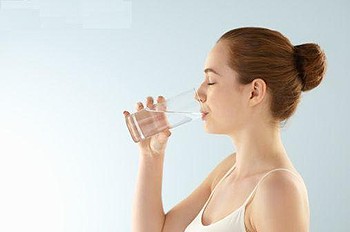 Dukanova dieta: Nepiji pravidelně mohu i tak zhubnout?